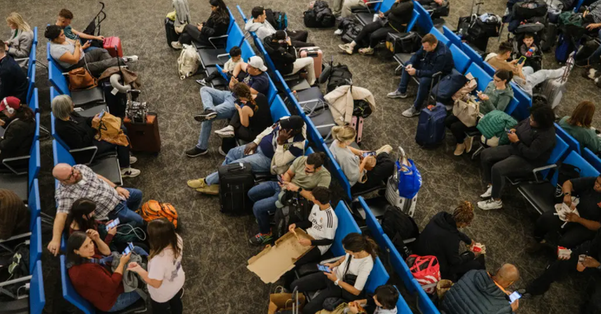 Mỹ dỡ bỏ hạn chế bay sau khi chính phủ mở cửa lại