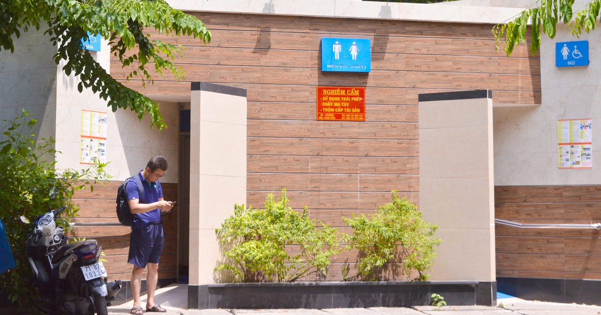 'Phủ sóng' nhà vệ sinh công cộng: Cần xem là nhiệm vụ cấp bách