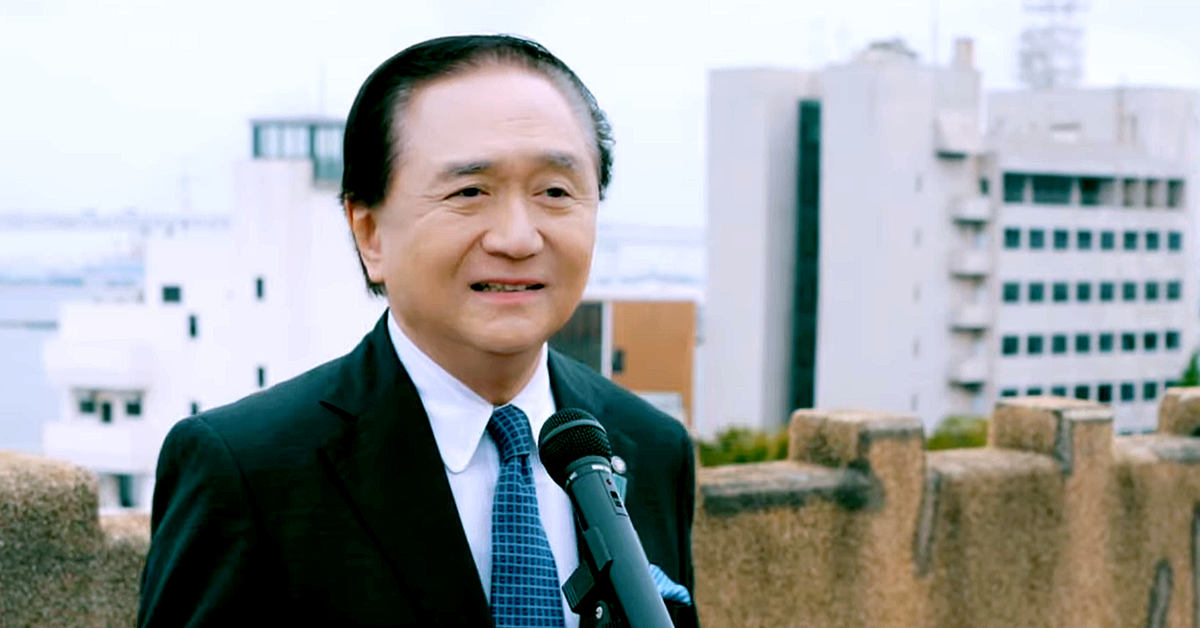 Nghe Thống đốc tỉnh Kanagawa, Nhật Bản hát tiếng Việt: Ai mà ngờ ngọt ngào đến vậy!