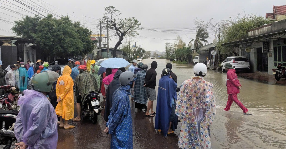Chủ tịch tỉnh Gia Lai yêu cầu công an, quân đội sơ tán dân tránh lũ bằng mọi biện pháp