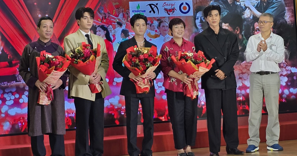 Mưa đỏ nóng tọa đàm về phát triển công nghiệp văn hóa Việt Nam