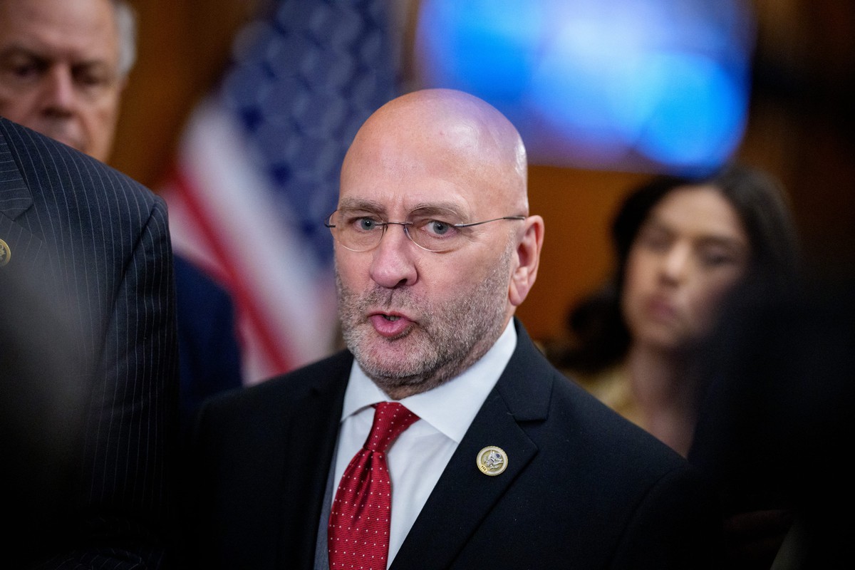 Nghị sĩ duy nhất phản đối việc công khai hồ sơ Epstein ở Quốc hội Mỹ nói gì?