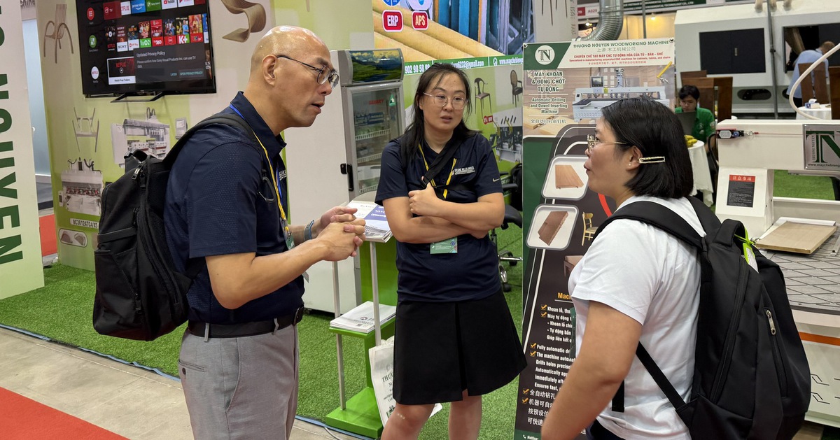 'Nhộn nhịp' đầu tư máy móc, thiết bị hiện đại cho chế biến gỗ tại VietnamWood 2025