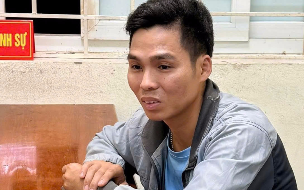 Tài xế lao xe tải vào cảnh sát giao thông rồi bỏ chạy qua nhiều tuyến phố