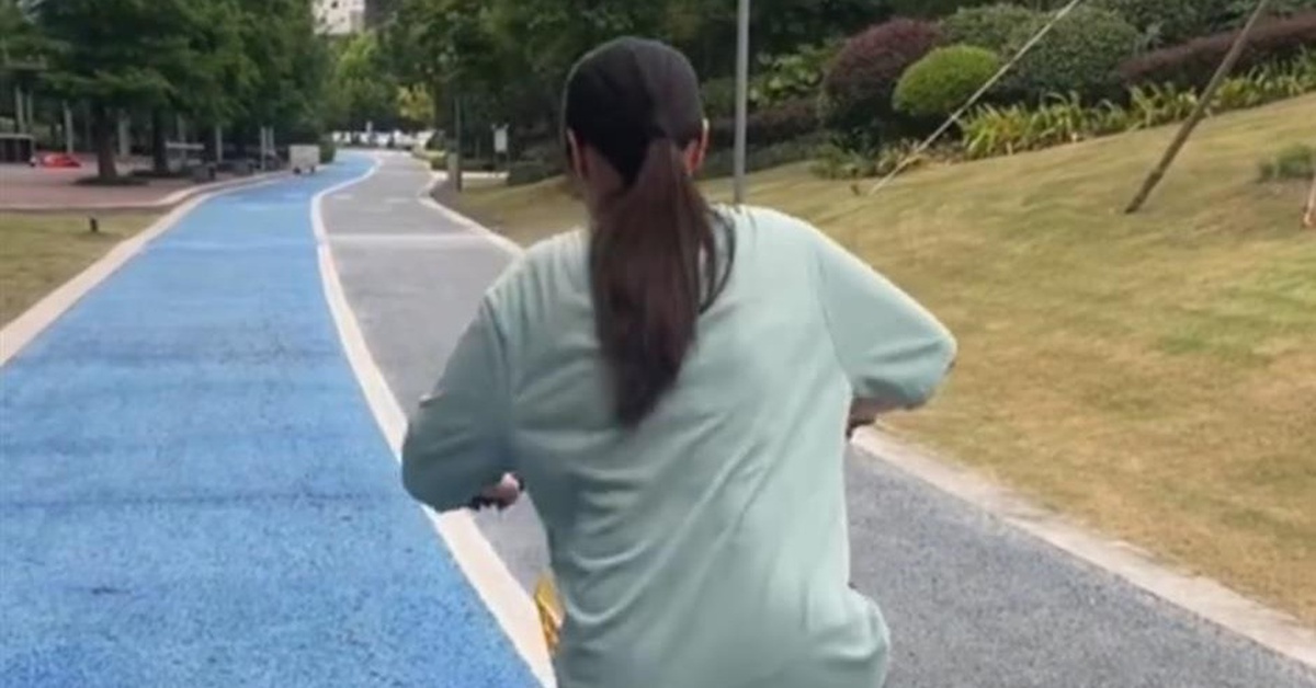 Dân văn phòng chi tiền học... đi xe đạp