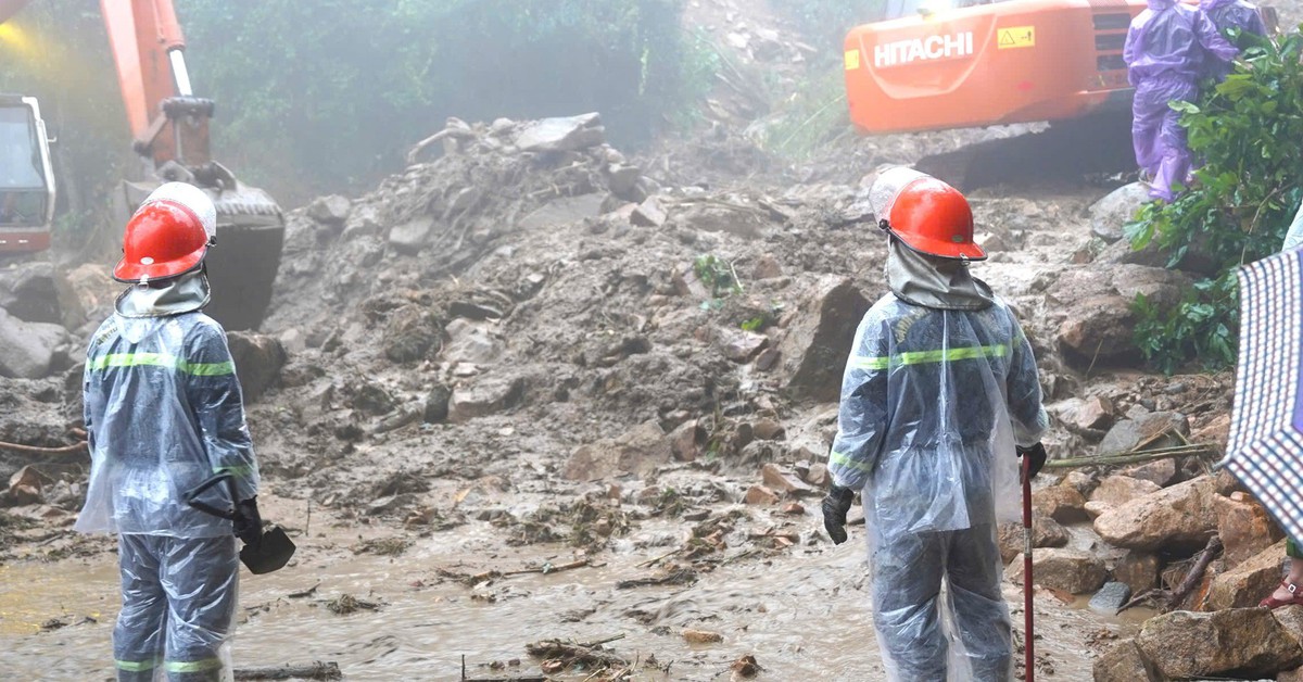 Tìm thấy thi thể nạn nhân còn lại trong vụ sạt lở đèo Khánh Sơn vùi lấp lán trại