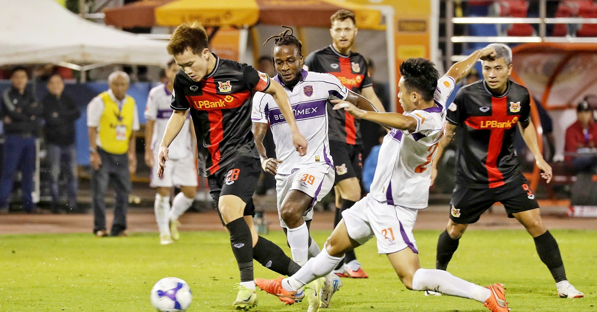 CLB Ninh Bình bị 'níu chân'