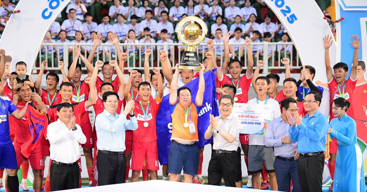 Hình ảnh ấn tượng tại Lễ bế mạc Giải bóng đá công nhân, viên chức Việt Nam 2025