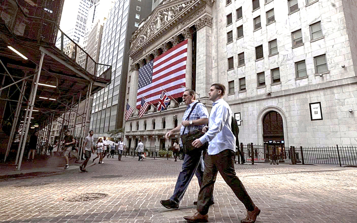 Nvidia đạt 5.000 tỉ USD, giới đầu tư thận trọng