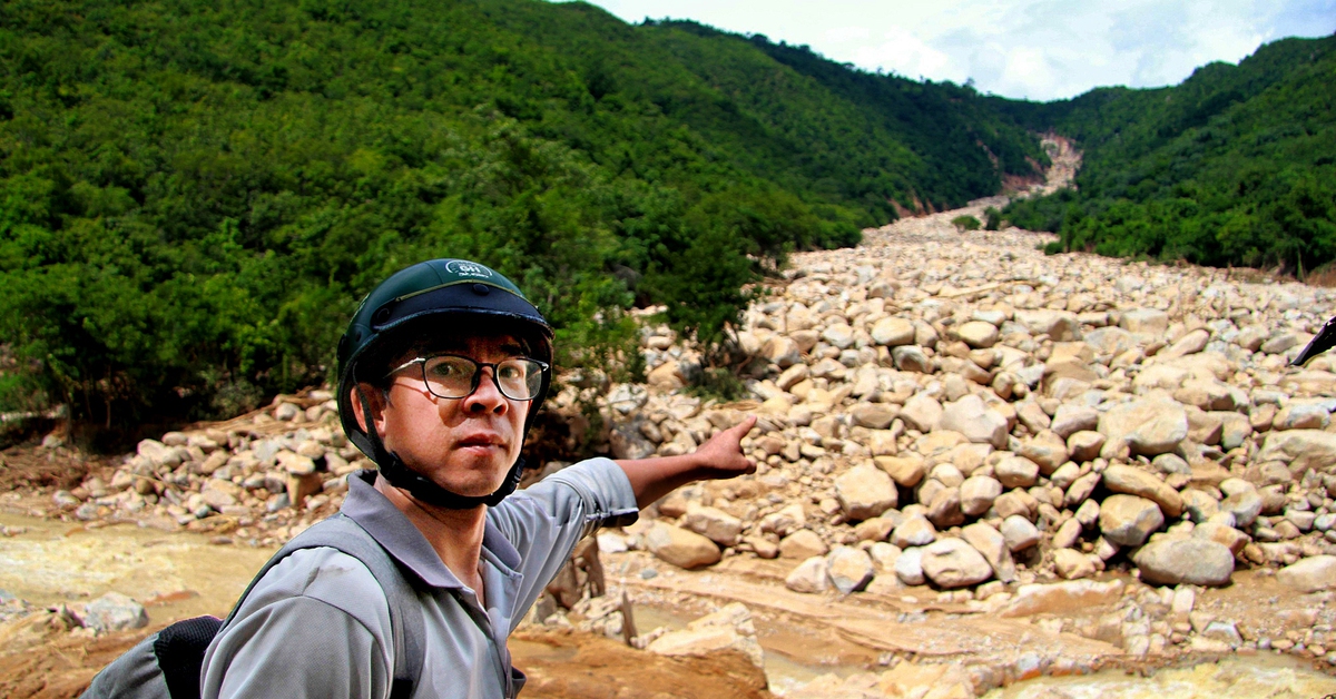 Cận cảnh hồ chứa nước trên núi bị vỡ càn quét hoa màu, nhà cửa của người dân