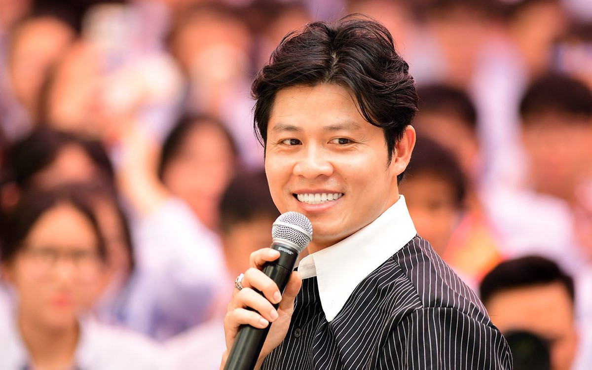 Nhạc sĩ Nguyễn Văn Chung xin ba mua xe mới vì đậu đại học, không muốn đưa rước do đã lớn