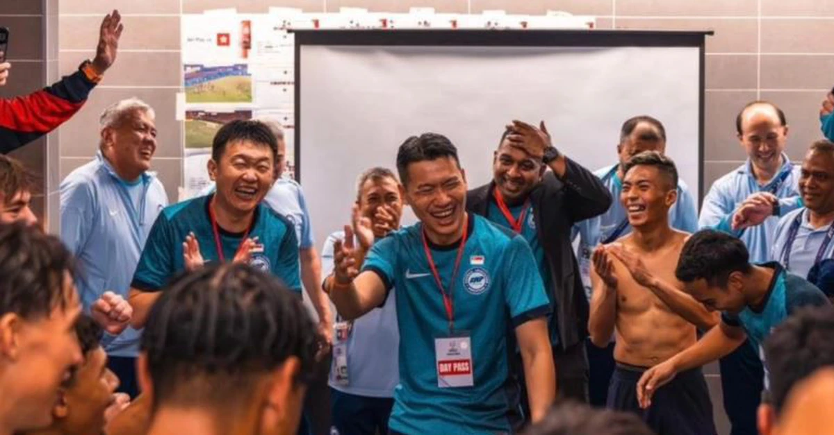 Bộ trưởng Singapore xin rút lại lời sau khi gọi cầu thủ và người hâm mộ Hong Kong là kẻ ngốc