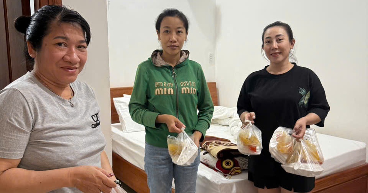 Khách sạn miễn phí cho bà con tránh lũ, đội cứu hộ sẵn sàng lên đường