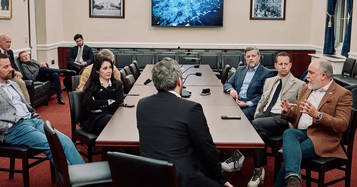 Phim tài liệu mới về hiện tượng bí ẩn UFO được trình chiếu tại Quốc hội Mỹ