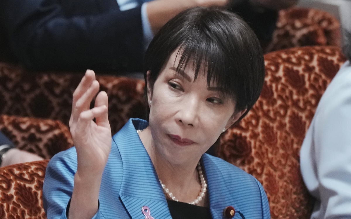 Nhật Bản 'bơm' 135 tỉ USD vào nền kinh tế gây lo ngại tăng nợ công