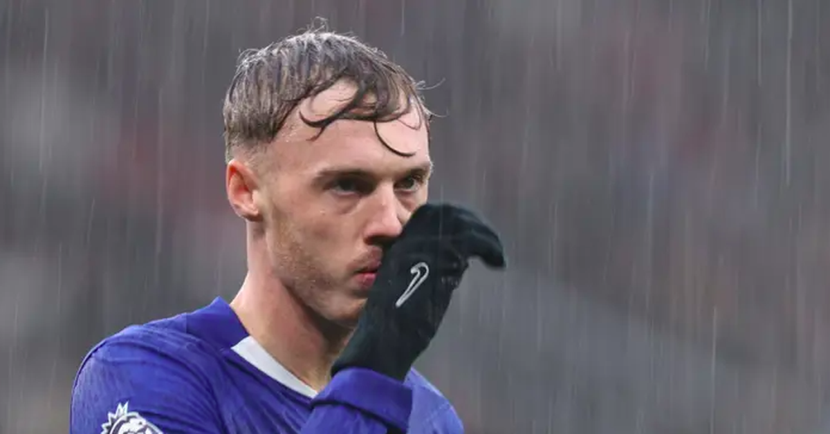 Ngôi sao Cole Palmer dính chấn thương theo cách lãng xẹt