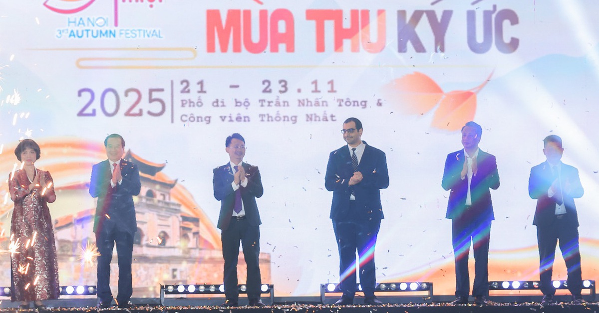 Đến Festival Thu Hà Nội 2025: Thưởng thức 'vị ký ức', xem múa lân sư rồng, rối cạn trên phố đi bộ