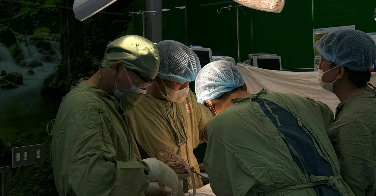 Đau lưng âm ỉ, cảnh giác thận bị viêm kéo dài và phải cắt bỏ