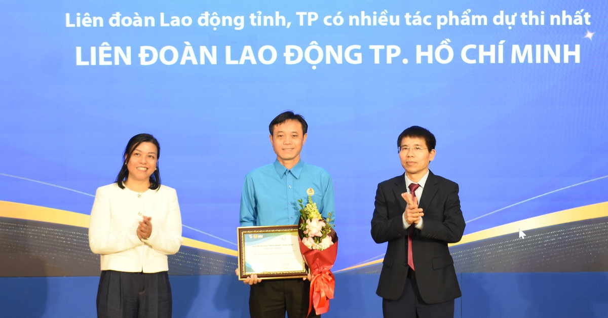 Hơn 1.100 câu chuyện trong 'Vòng tay Công đoàn': Những hình ảnh đẹp từ nhà máy đến công trường