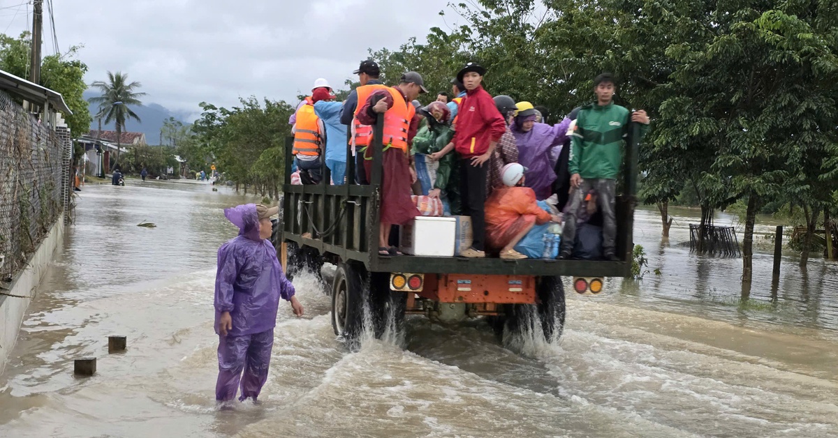 Làm sao để tin nhắn cầu cứu trong lũ lụt đến được lực lượng cứu nạn kịp thời?
