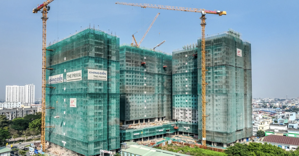 Sếp Nhà Khang Điền tặng mẹ gần hết số cổ phiếu mình có, trị giá hơn 600 tỉ đồng