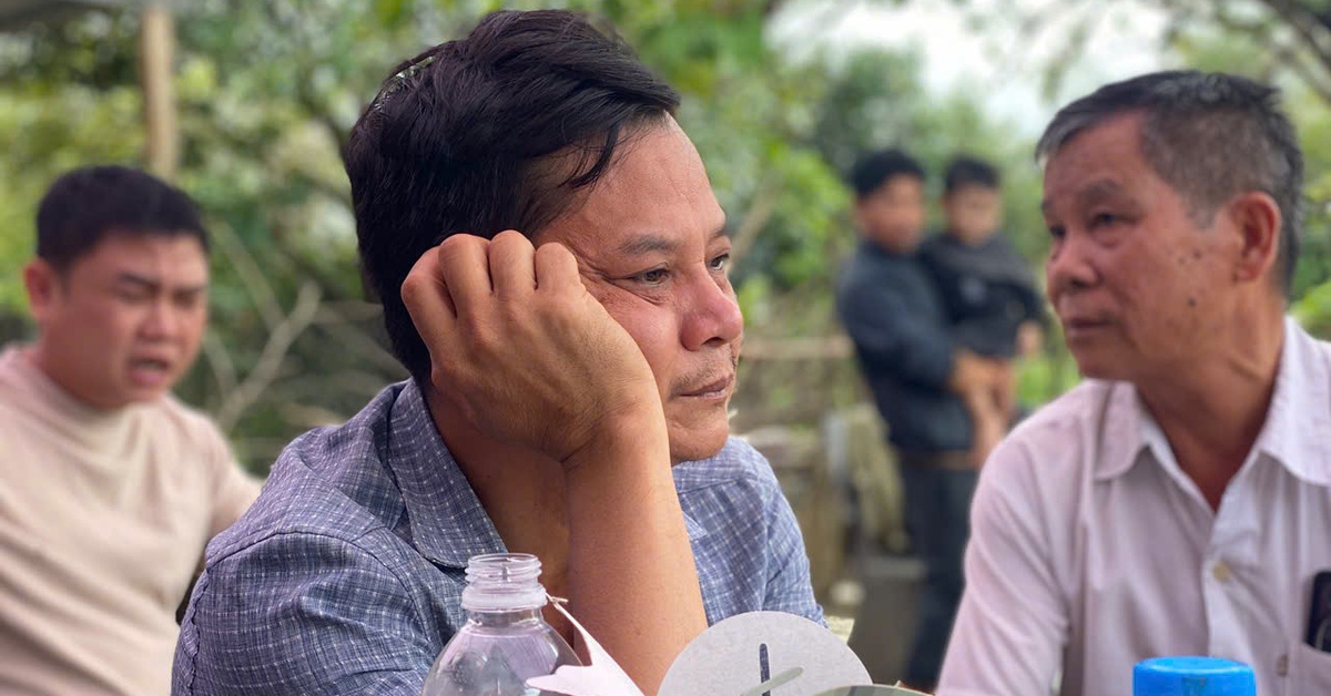 Gửi hai con cho ngoại để vào TP.HCM chạy Grab, làm thuê, khi về nhà thì con đã không còn