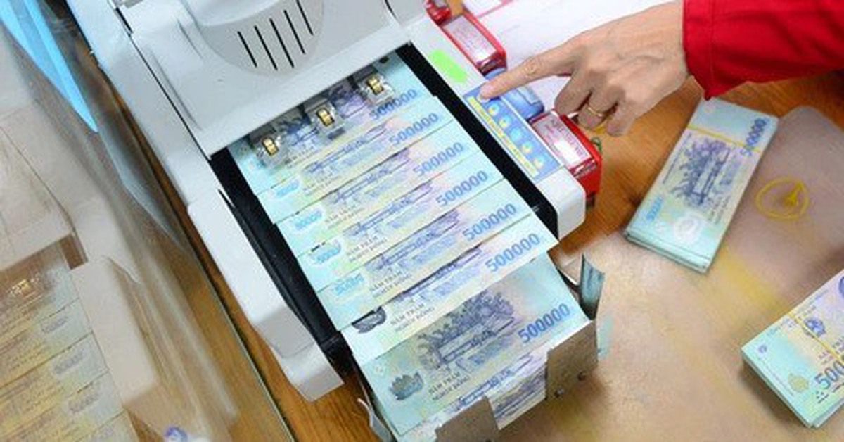 Ngân hàng giảm 2% lãi vay và ủng hộ 150 tỉ đồng cho người dân bị mưa lũ