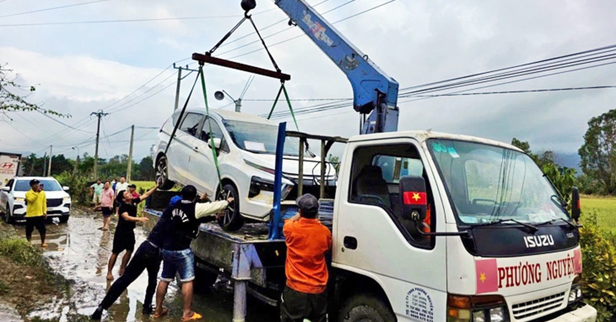 Không thiếu phụ tùng sửa xe sau lũ, nhưng phải chờ lâu