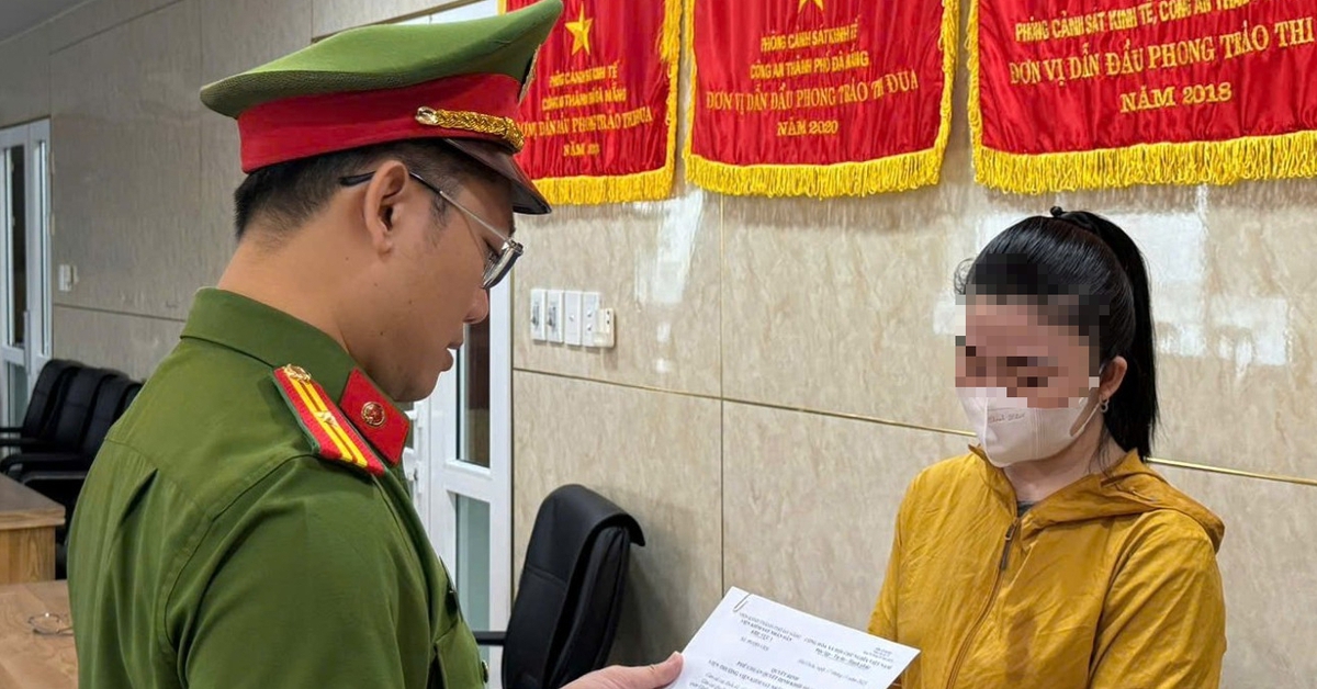 Khởi tố 1 tiểu thương chợ Cồn để điều tra hành vi buôn bán hàng cấm