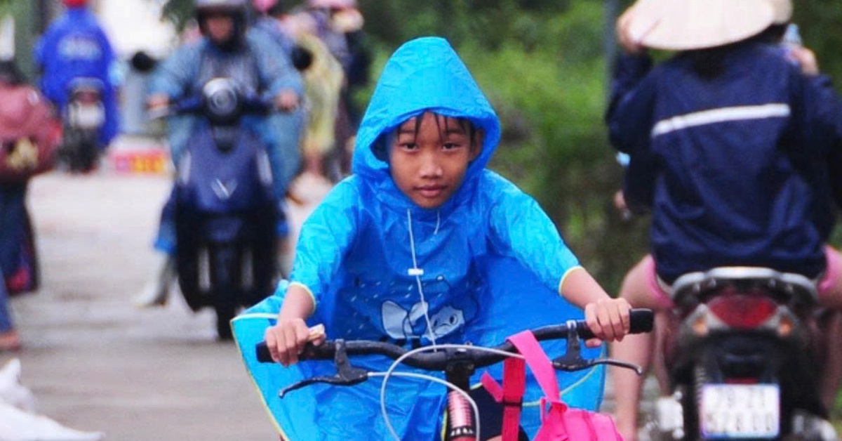 Bộ Giáo dục và Đào tạo cấp miễn phí toàn bộ sách giáo khoa cho học sinh vùng lũ