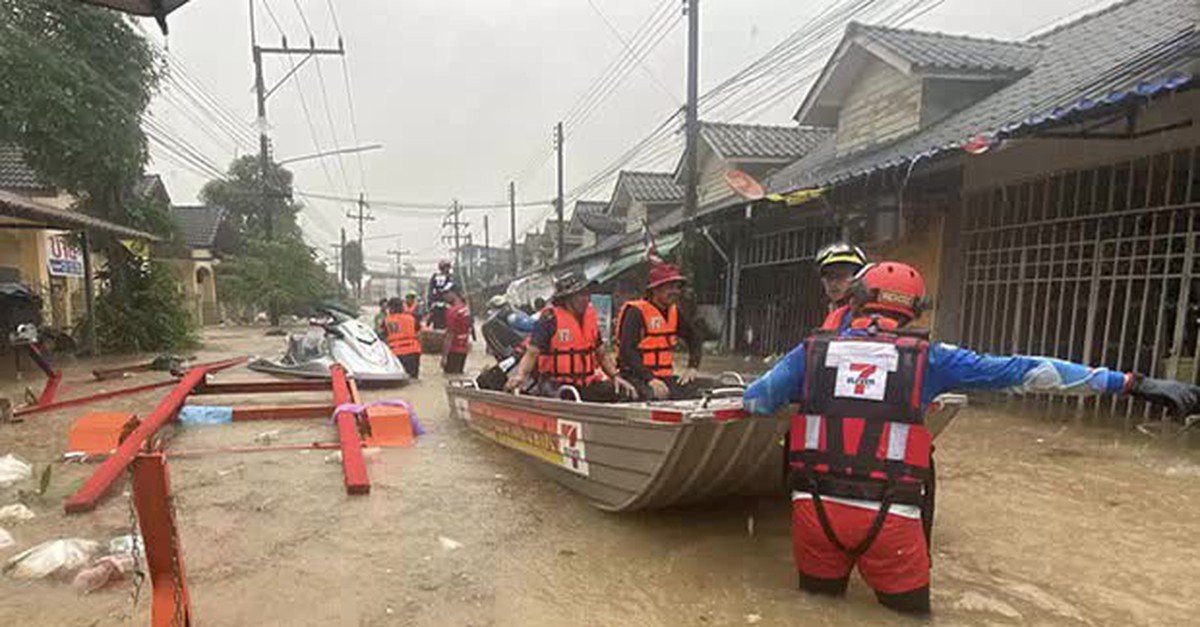 Lũ lịch sử ở Thái Lan: Thủ tướng ban bố tình trạng khẩn cấp, bệnh viện kêu cứu