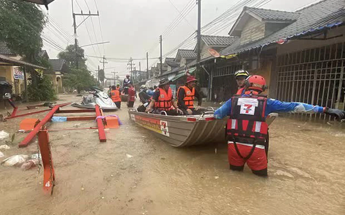 Lũ lịch sử ở Thái Lan: Thủ tướng ban bố tình trạng khẩn cấp, bệnh viện kêu cứu