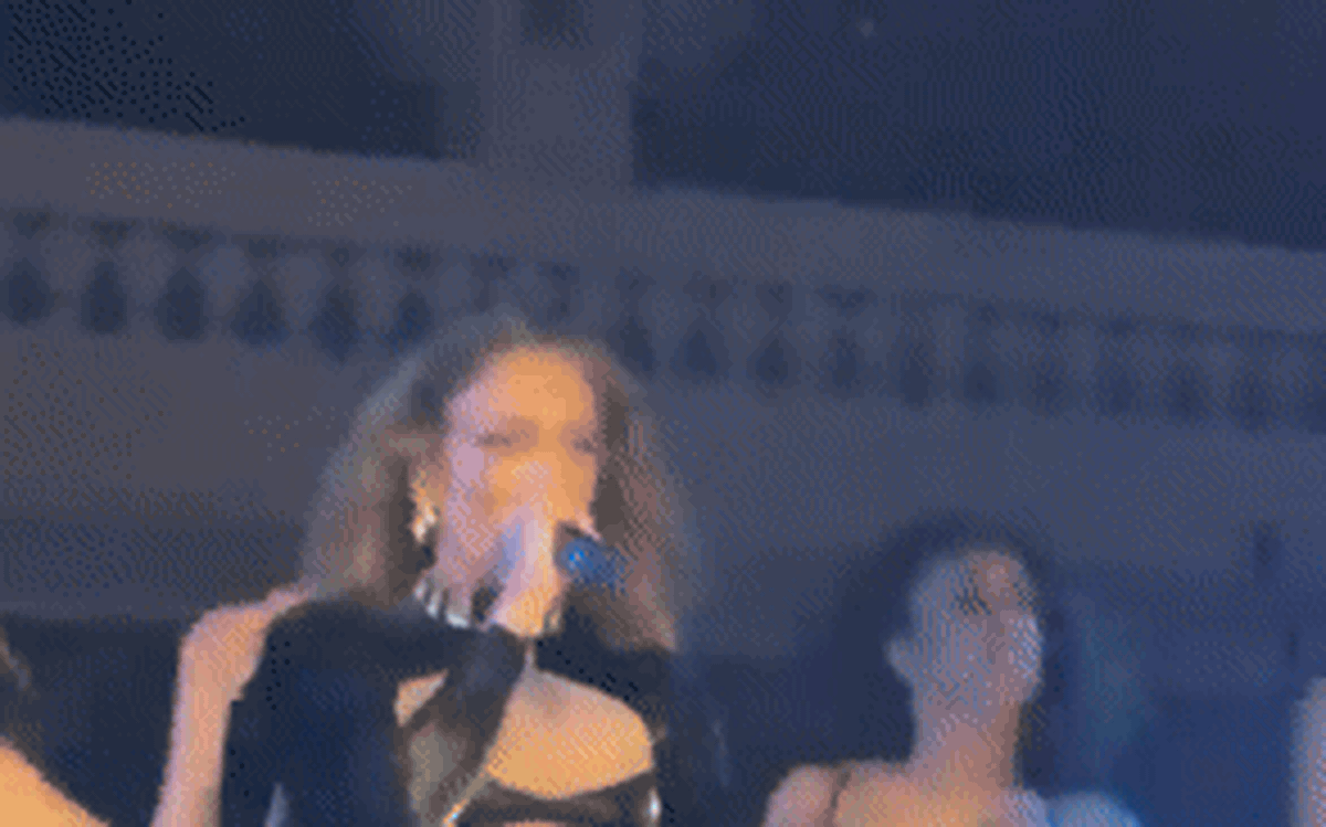 Jennifer Lopez nhận 2 triệu USD hát đám cưới của tỉ phú Ấn Độ