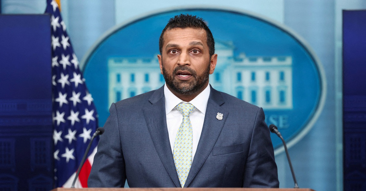 Tổng thống Trump bác bỏ tin đồn sa thải Giám đốc FBI dù vướng loạt bê bối