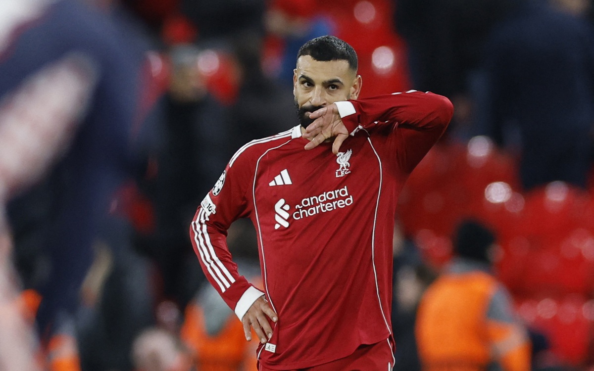 Liverpool thảm bại 1-4 trước PSV