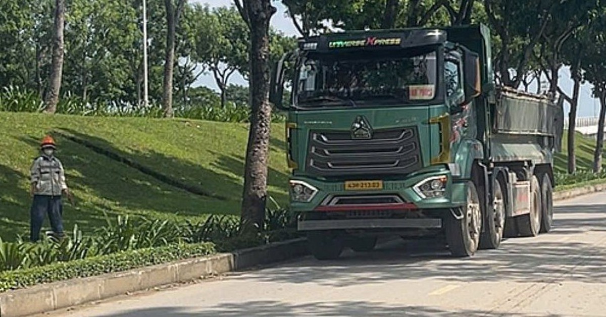 Xe ben chục tấn ‘phớt lờ’ biển cấm giữa trung tâm Đà Nẵng: Tài xế bị phạt tiền, trừ điểm