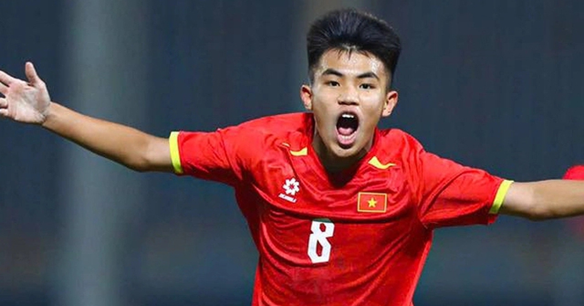 Video: Tuyệt phẩm nã đại bác của tiền vệ U17 Việt Nam - Tuổi Trẻ Online