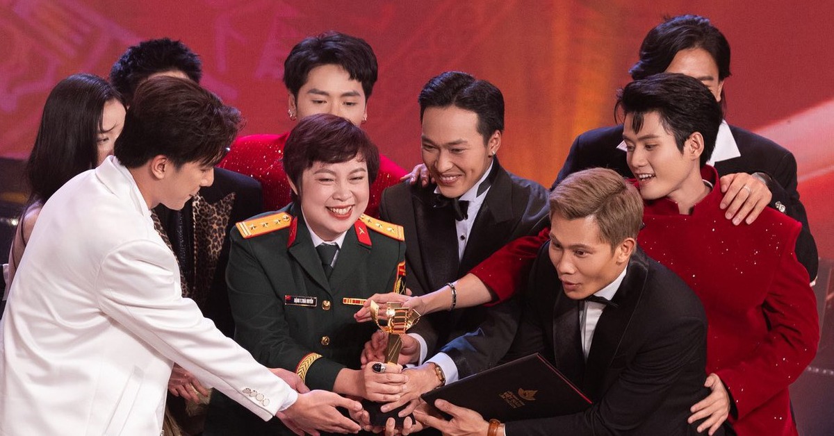 Đặng Thái Huyền vỡ òa hạnh phúc vì Bông sen vàng, không ảo tưởng khi 'Mưa đỏ' dự Oscar