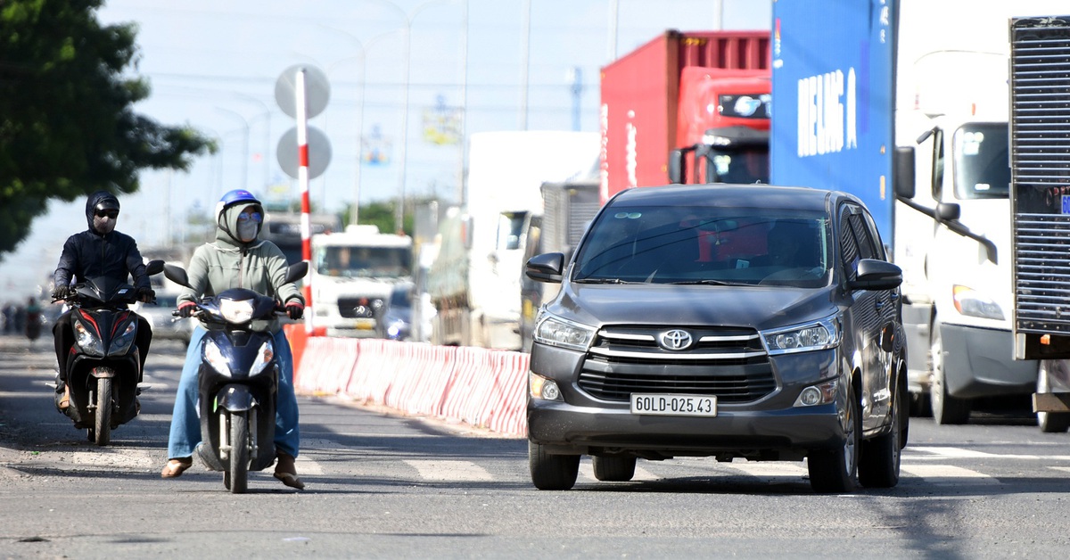 Cùng quốc lộ 51, cách phân làn của TP.HCM khác với Đồng Nai, tài xế than 'biết đâu mà lần'