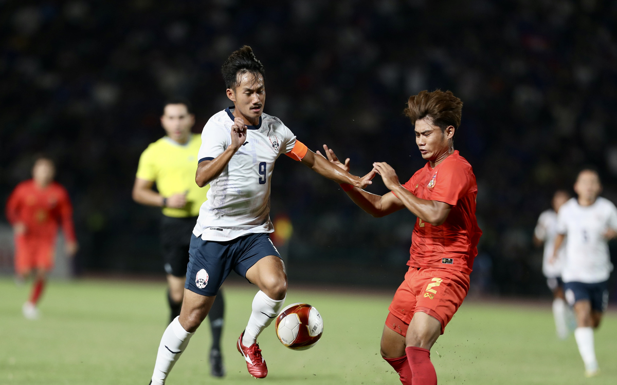 Bóng đá Campuchia bất ngờ rút khỏi SEA Games