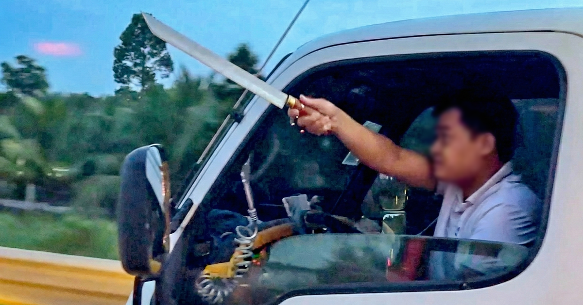 Công an làm việc với tài xế xe tải cầm dao dọa chém người trên cao tốc Trung Lương - Mỹ Thuận