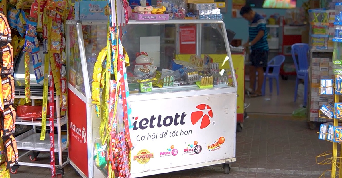 'Bán kèm xổ số giúp chủ tiệm tạp hóa kinh doanh tốt hơn'