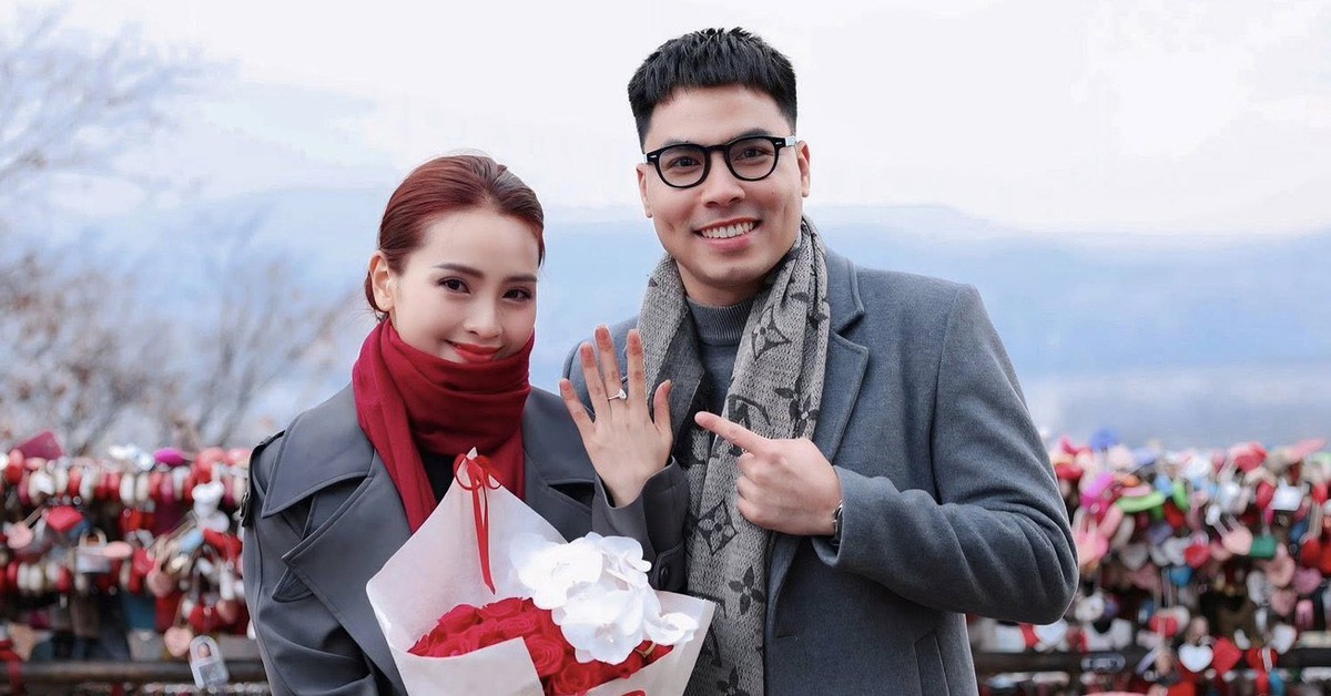 Cầu thủ Đức Huy cầu hôn MC Mù Tạt VTV