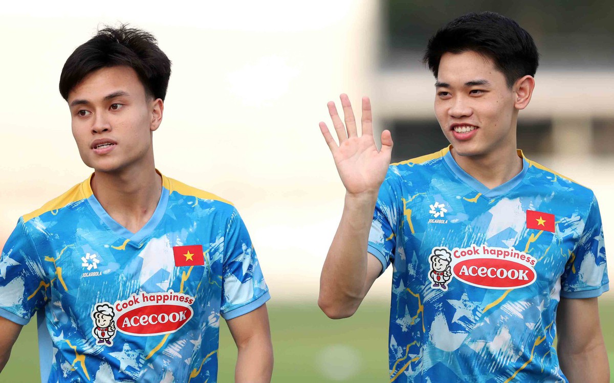 Viện binh của U22 Việt Nam phải tập riêng trước SEA Games