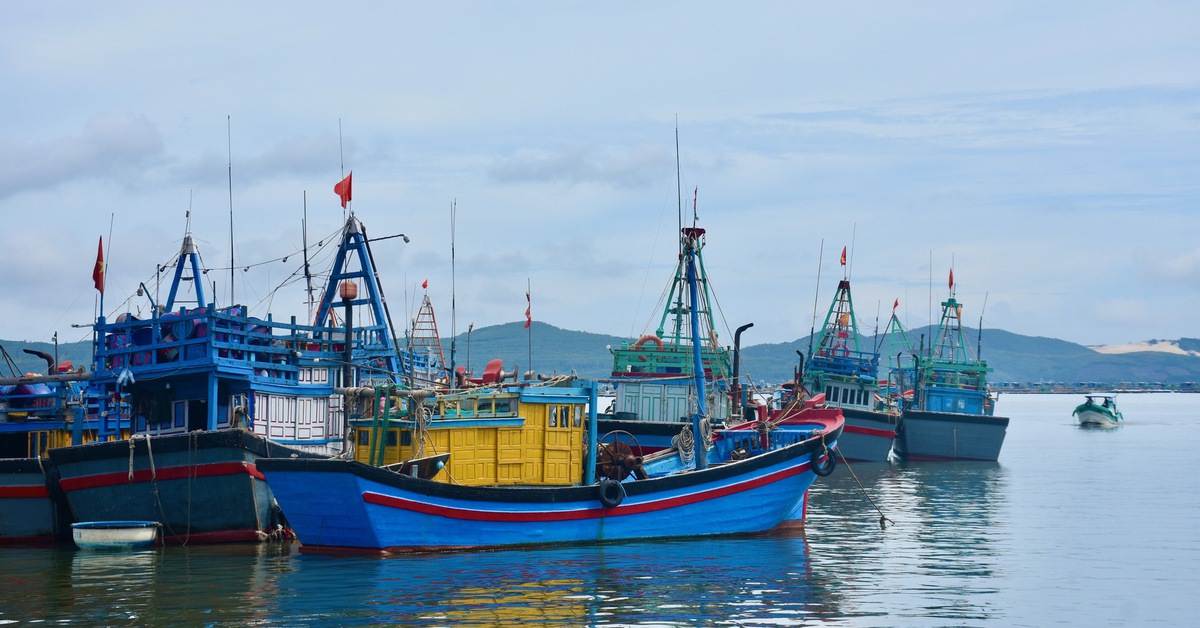 ​​​​​​​Đắk Lắk kêu gọi tàu thuyền tránh bão, đưa người trên lồng bè vào bờ