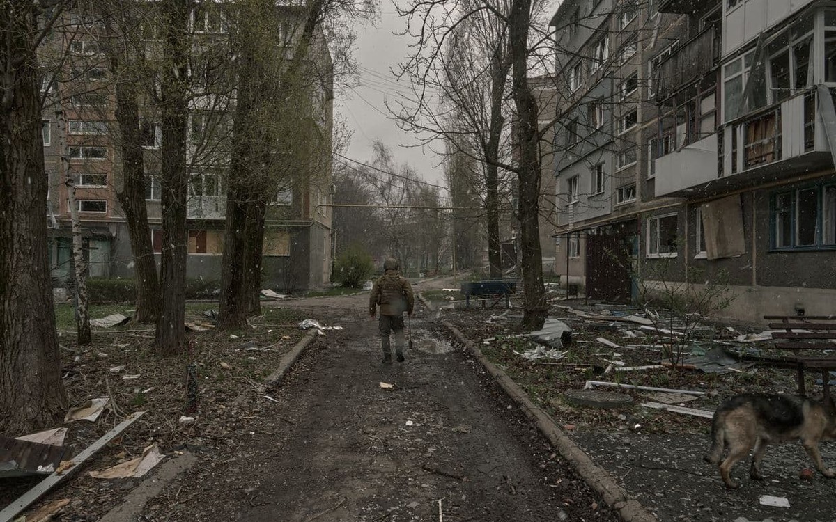 Nga tuyên bố tiến sâu vào 'điểm nóng' Pokrovsk, Ukraine nói vẫn trụ vững