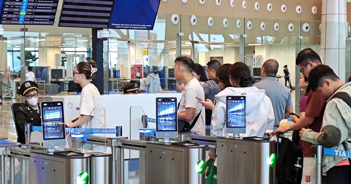 Từ 1-12, hành khách không ký gửi hành lý phải làm thủ tục bằng VNeID hoặc kiosk