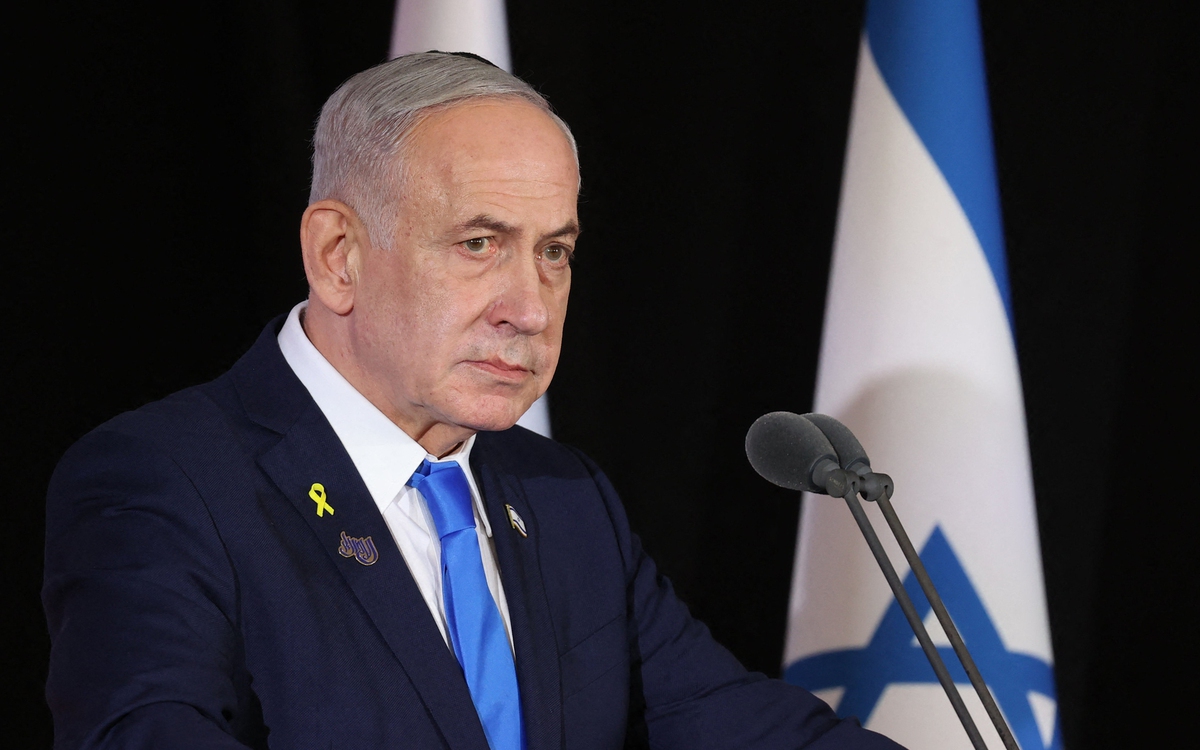 Thủ tướng Israel bất ngờ nộp đơn xin Tổng thống ân xá