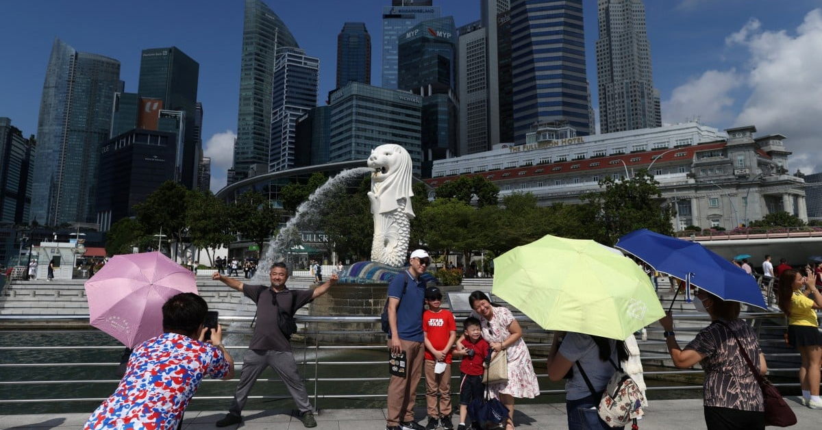 Trung Quốc hủy hơn 900 chuyến sang Nhật vì căng thẳng Đài Loan