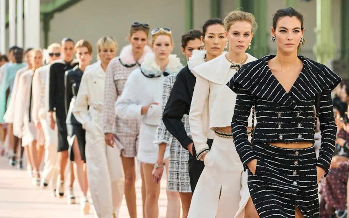 Khi cuộc chơi thời trang không còn là của riêng giới phê bình